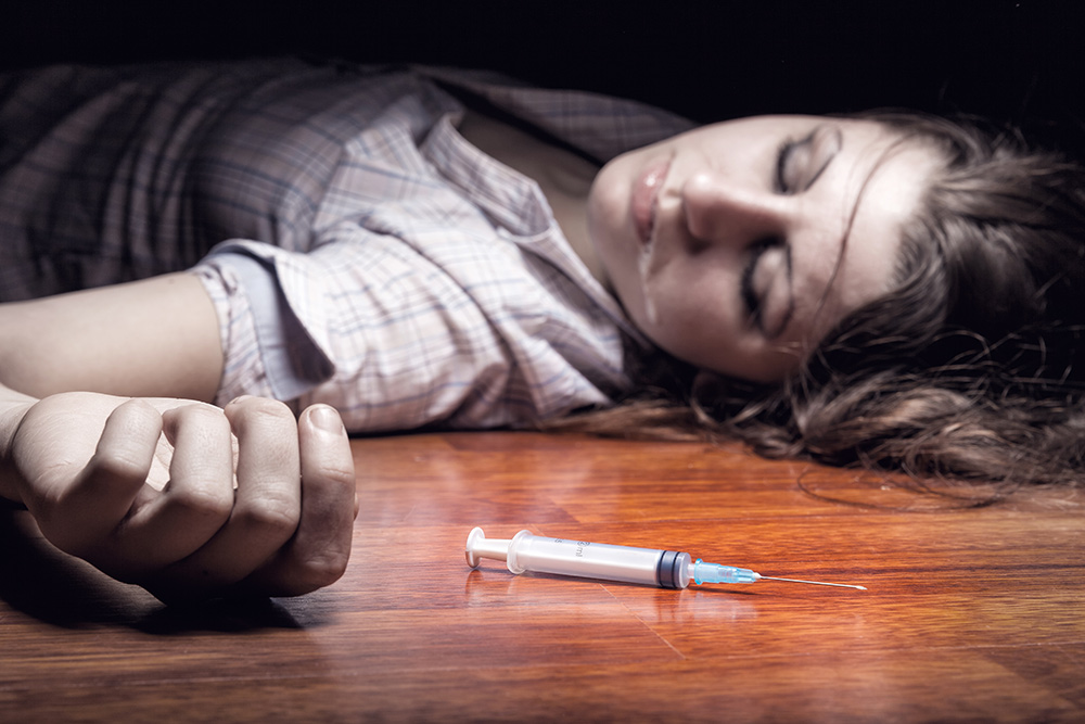 Naloxone opiate overdose treatment woman having overdose 
